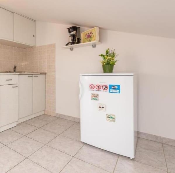 Niko Apartment *