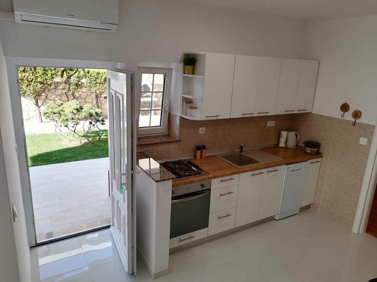 Niko Apartma *