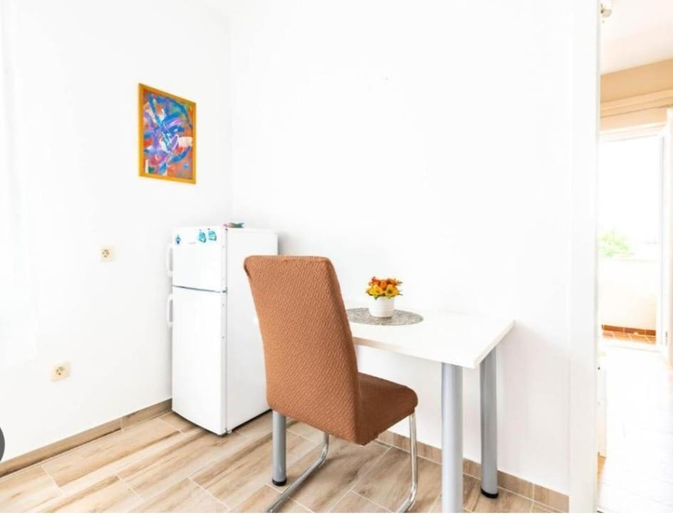 Niko Apartment
